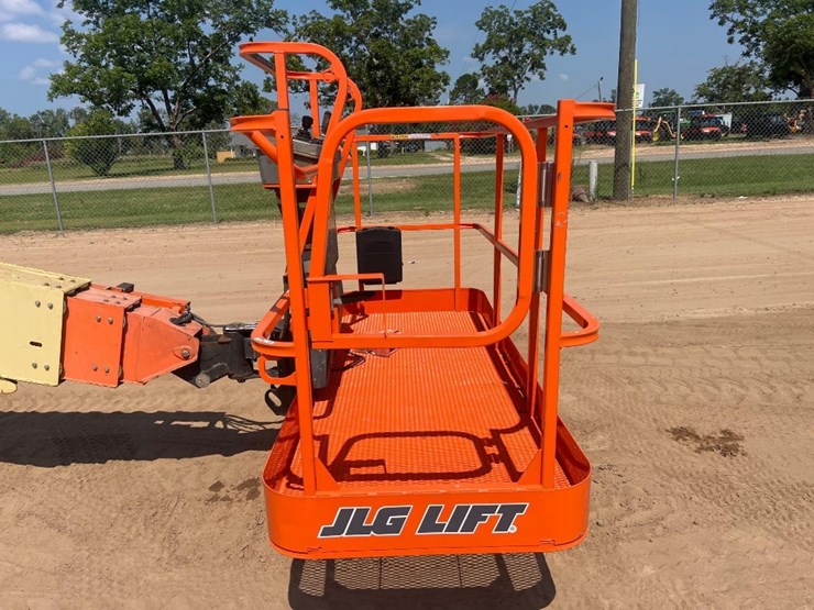 2008-jlg-600s-image-22