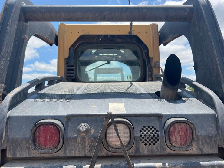 2012-deere-333d-image-13