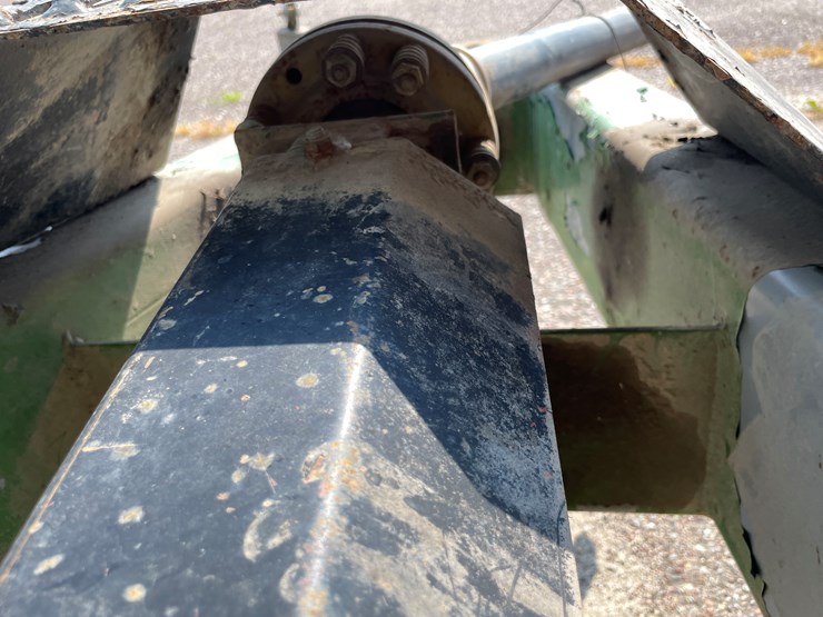 #1057-•-j-&-m-grain-cart-image-37