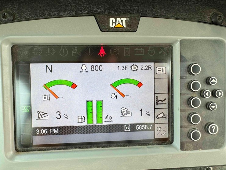 2016-caterpillar-d6k-image-12