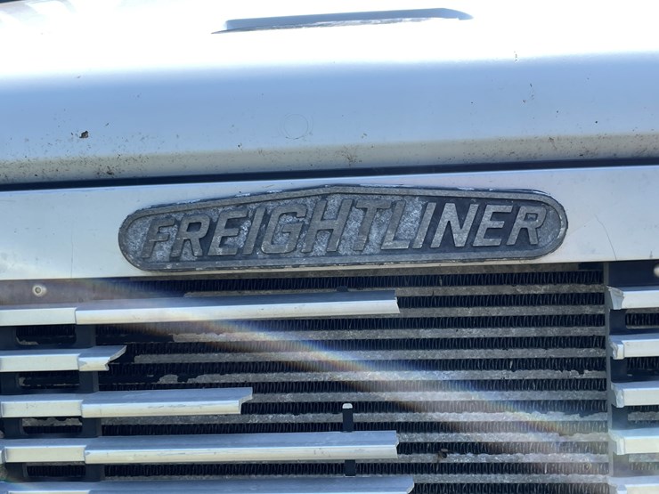 #1013-•-1992-freightliner-cummins-(has-mn-title)-image-18