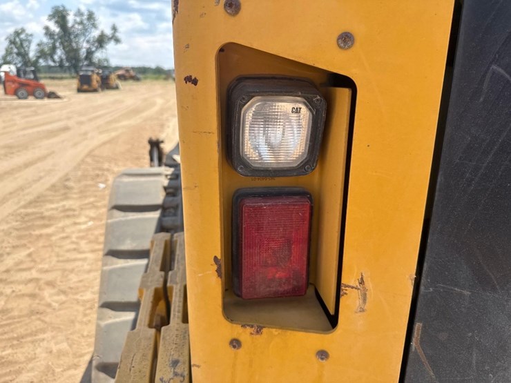 2015-caterpillar-289d-image-19