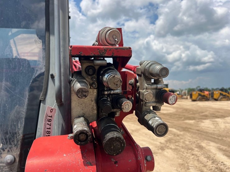 takeuchi-tl12v2-image-12