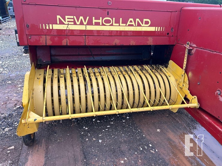 new-holland-565-image-12