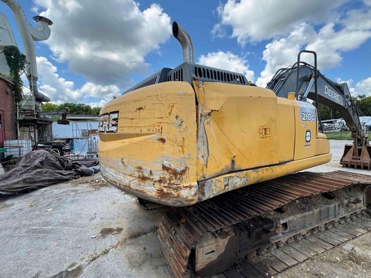2014-deere-210g-lc-image-25