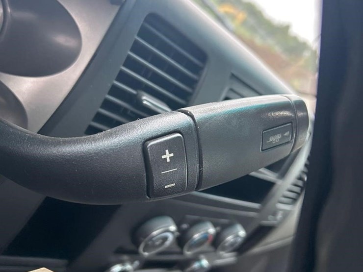 2013-chevrolet-2500hd-image-39