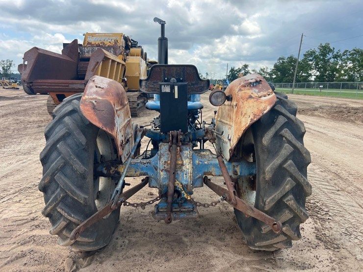 ford-3000-image-3