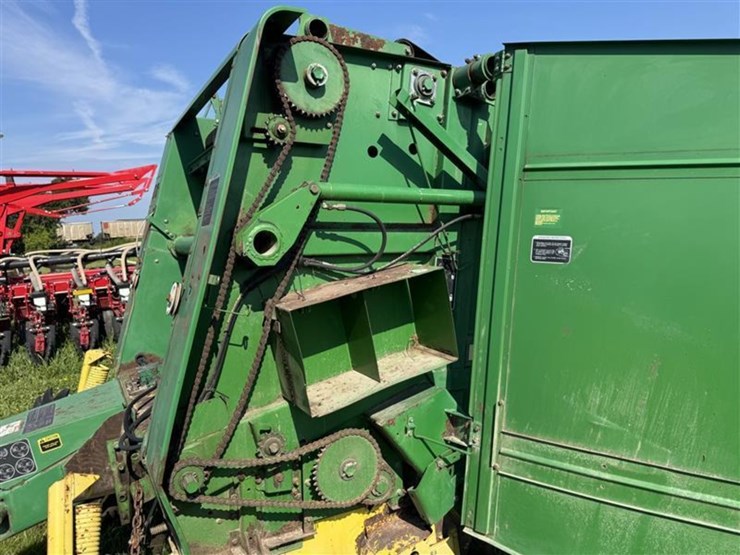 1990-john-deere-335-image-12