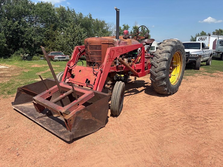 farmall-m-with-loader-image-10
