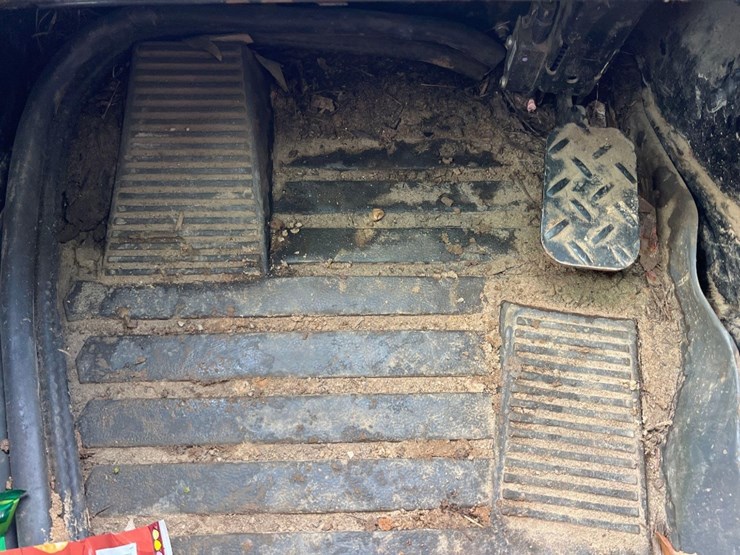 2023-caterpillar-299d3-xe-image-32
