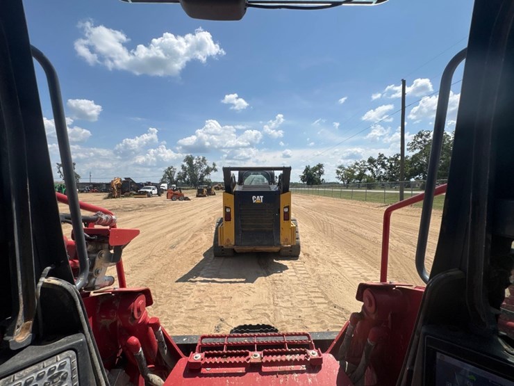 2023-takeuchi-tl10v2-image-23