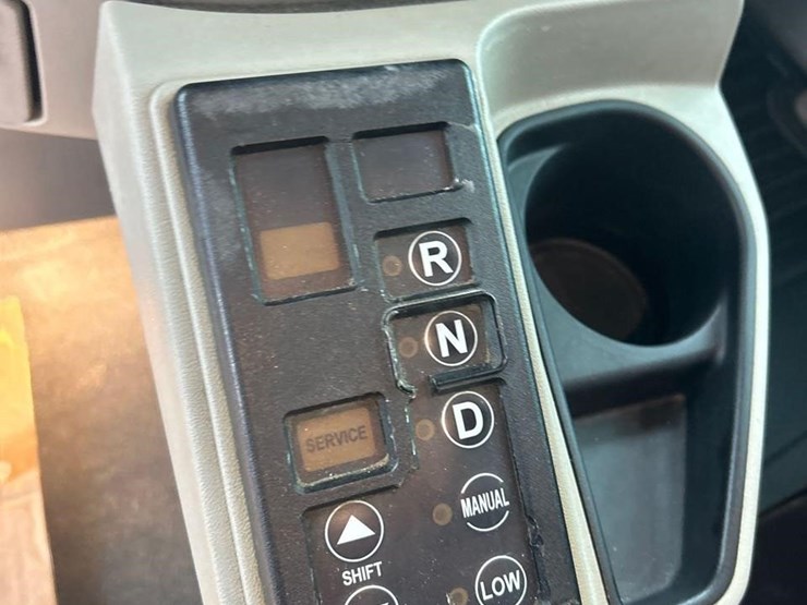 2018-peterbilt-567-image-39
