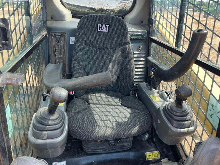 2019-caterpillar-299d2-xhp-image-26