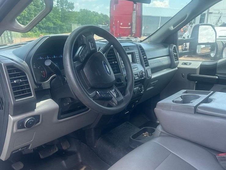 2018-ford-f350-xl-image-15