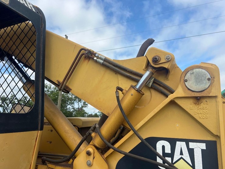 1998-caterpillar-th62-image-24