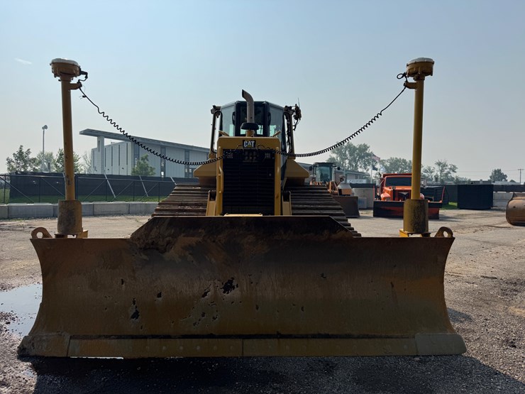 2017-caterpillar-d6n-lgp-image-3