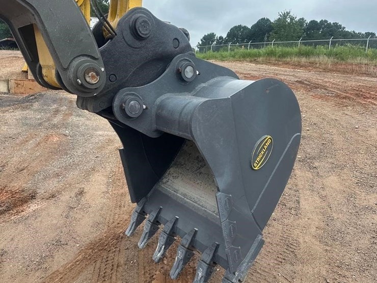 2022-komatsu-pc210-lc-11-image-14