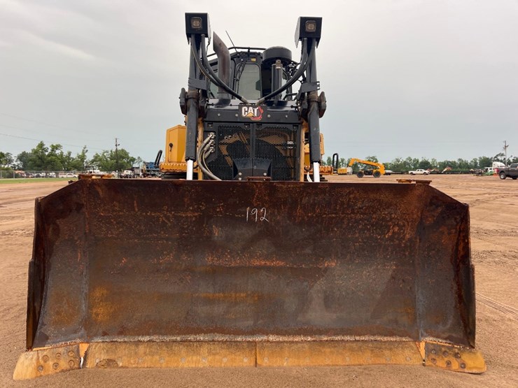 2019-caterpillar-d6-image-7