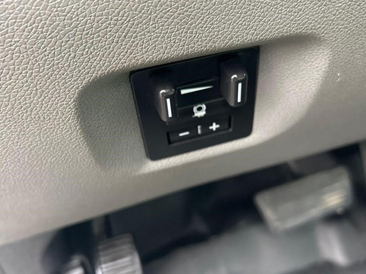 2013-chevrolet-2500hd-image-31