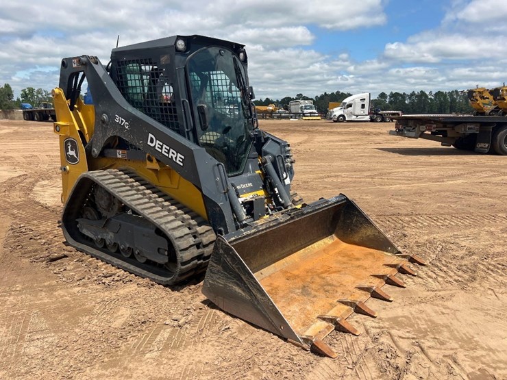 2023-deere-317g-image-6