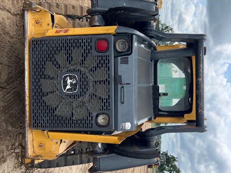 2015-deere-319e-image-3