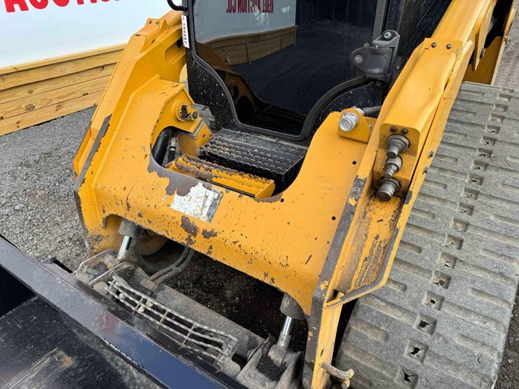 2015-caterpillar-279d-image-4