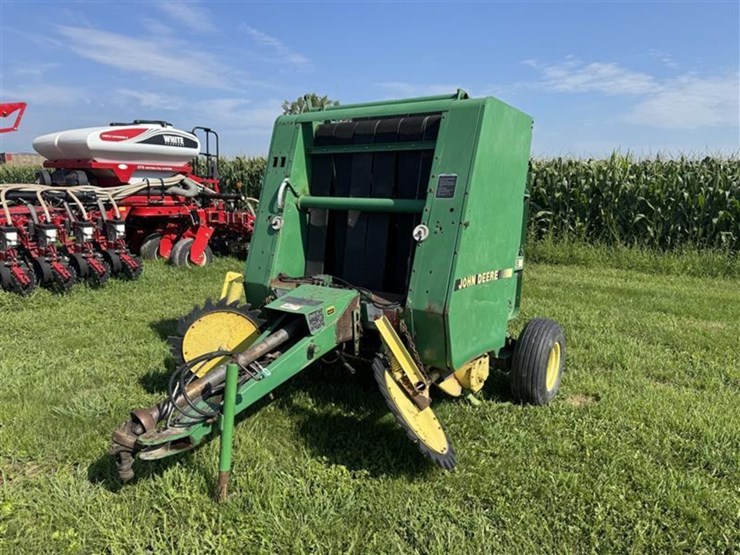 1990-john-deere-335-image-3