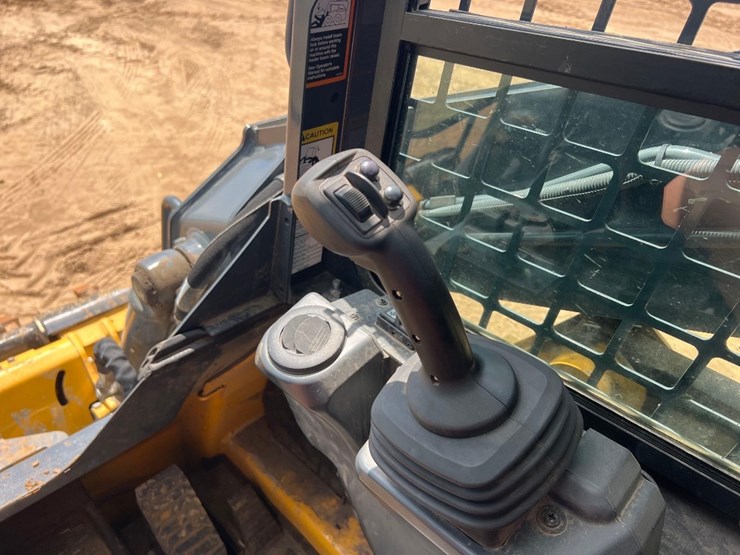 2023-deere-317g-image-27