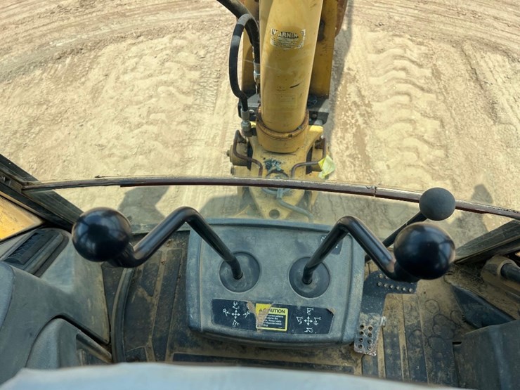 2004-deere-310sg-image-44