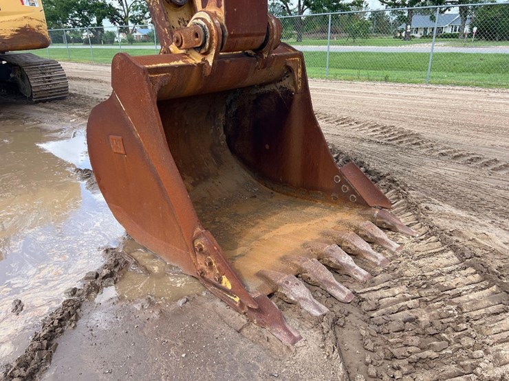 2015-caterpillar-336fl-image-21