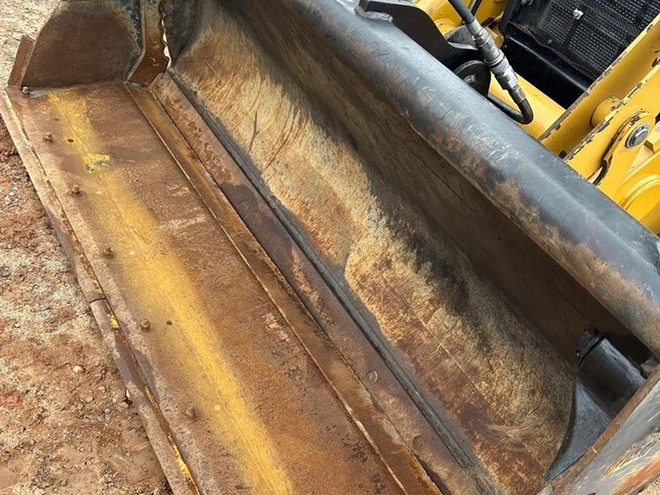 2018-caterpillar-420f2-it-image-6
