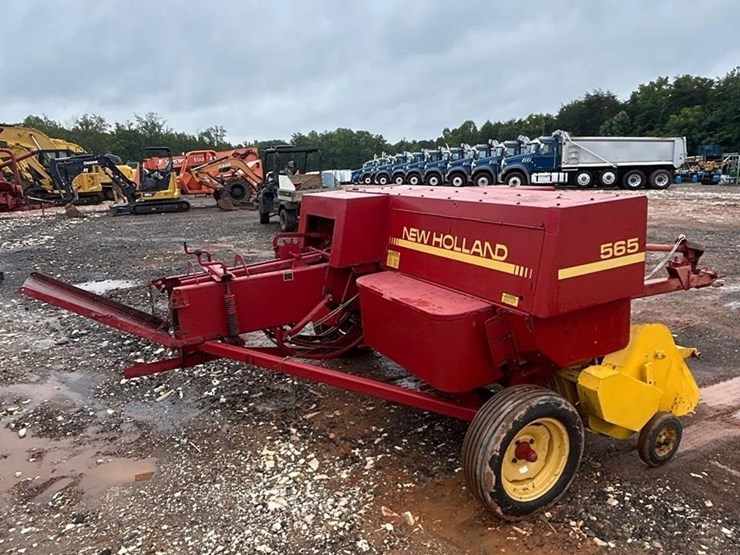 new-holland-565-image-3