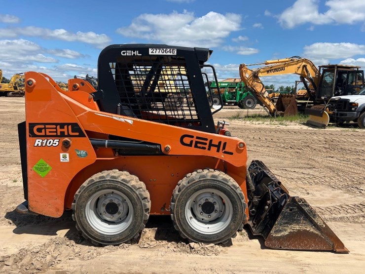 2019-gehl-r105-image-5