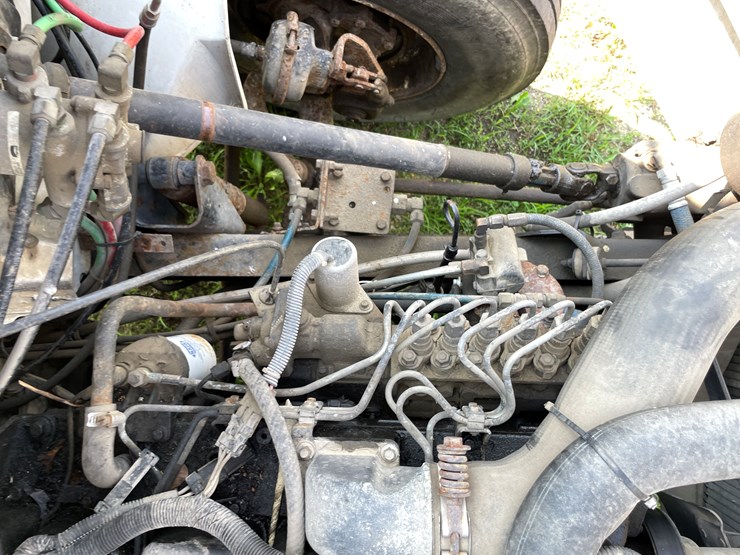 #1013-•-1992-freightliner-cummins-(has-mn-title)-image-51
