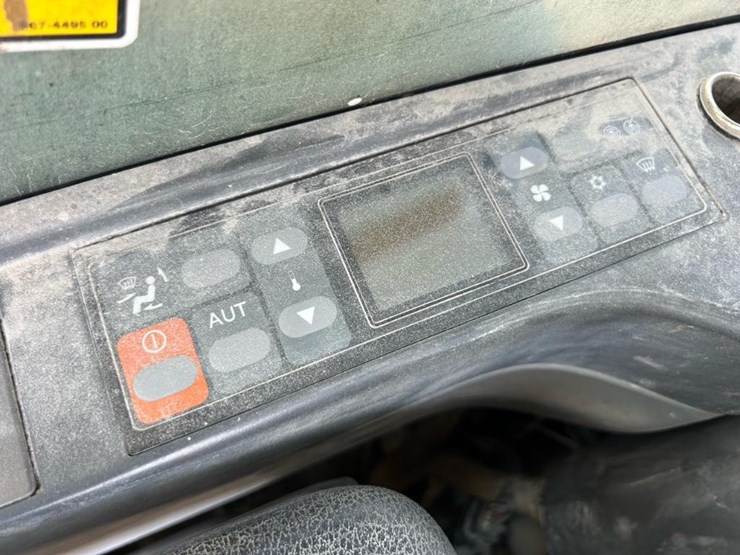 2011-caterpillar-329dl-image-38