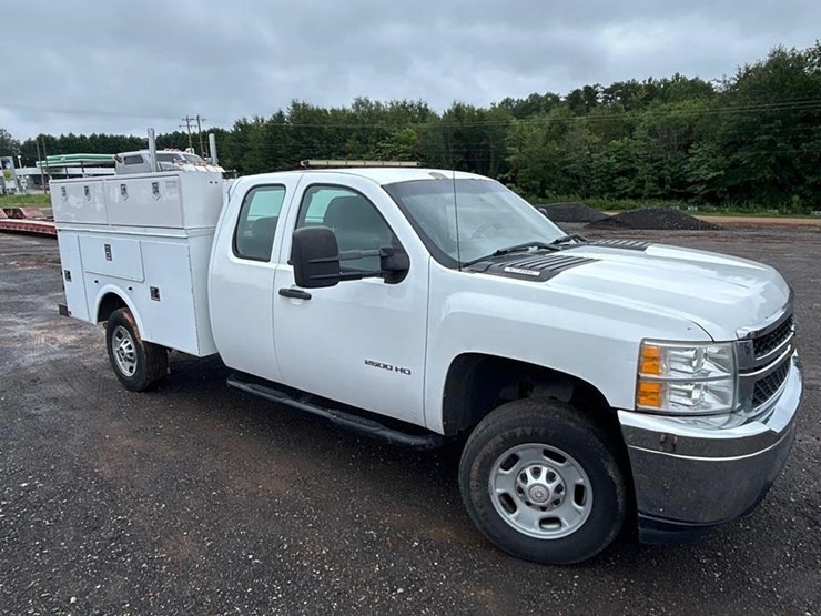 2013-chevrolet-2500hd-image-2