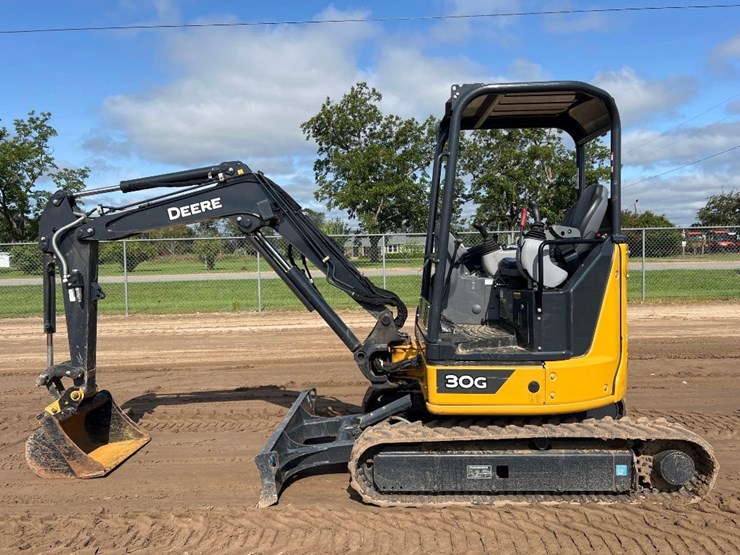 2023-deere-30g-image-1