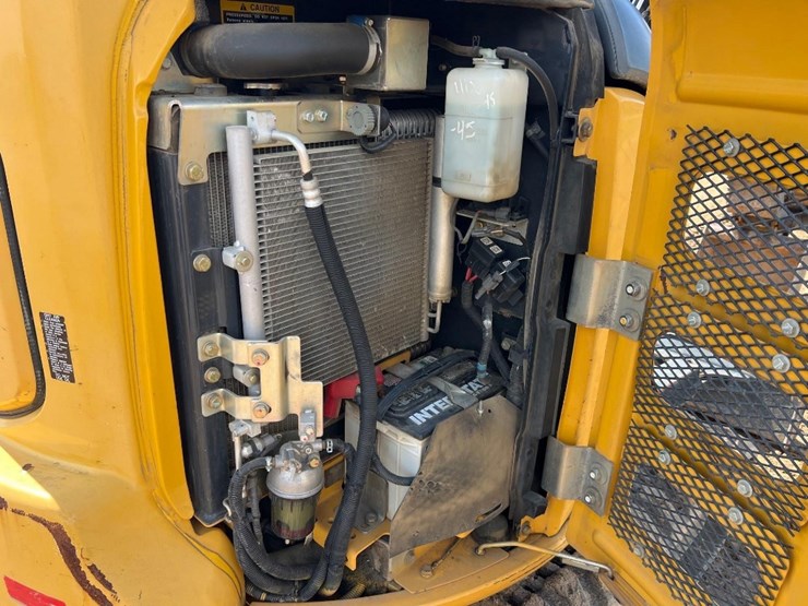 2016-deere-35g-image-29