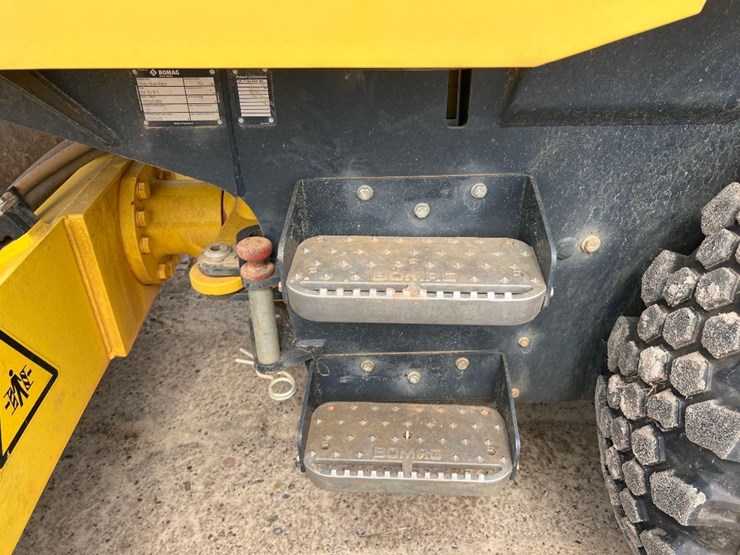 2017-bomag-bw145d-image-12