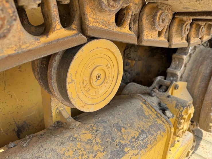 2016-caterpillar-d6k-image-55