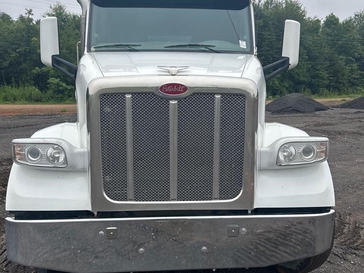 2018-peterbilt-567-image-5