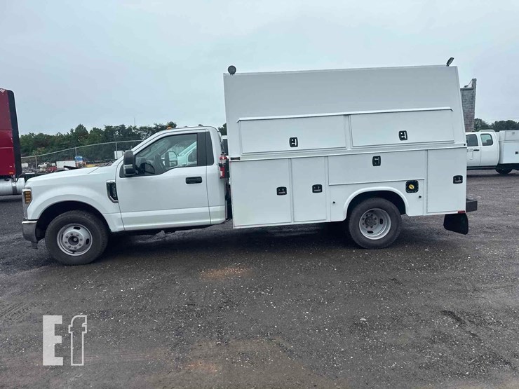 2019-ford-f350-xl-image-24