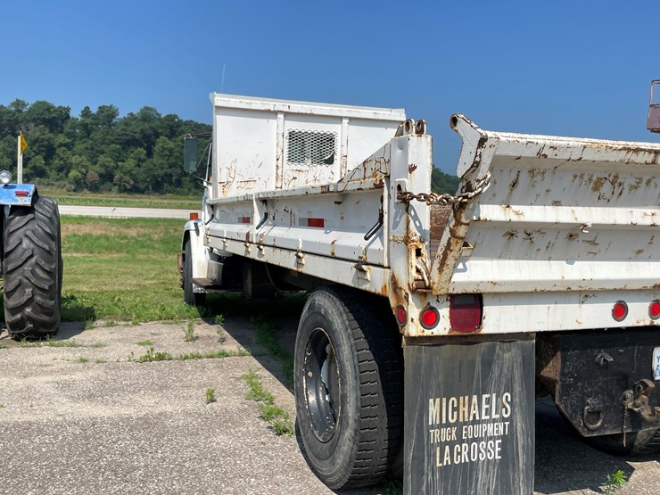 #1013-•-1992-freightliner-cummins-(has-mn-title)-image-6