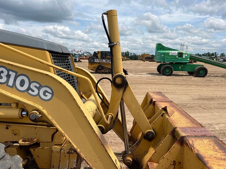 2004-deere-310sg-image-23