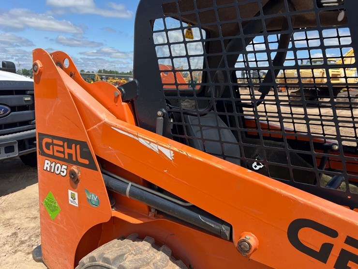 2019-gehl-r105-image-20