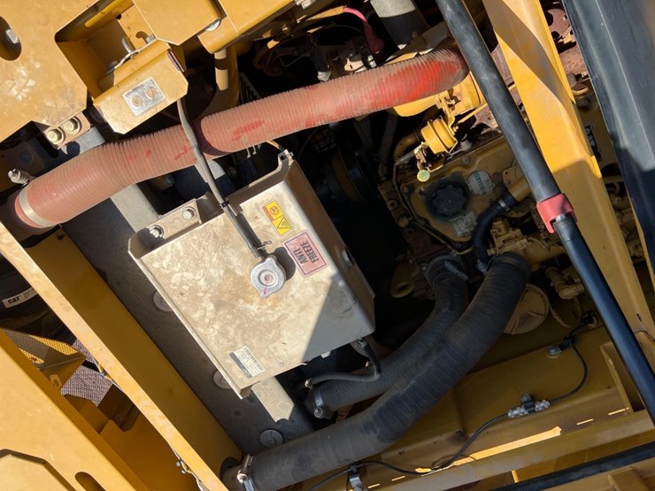 caterpillar-325fl-image-35
