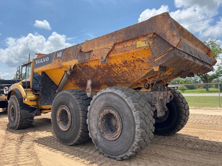 2012-volvo-a40f-image-2
