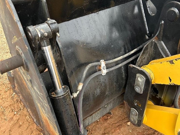 2018-caterpillar-420f2-it-image-7