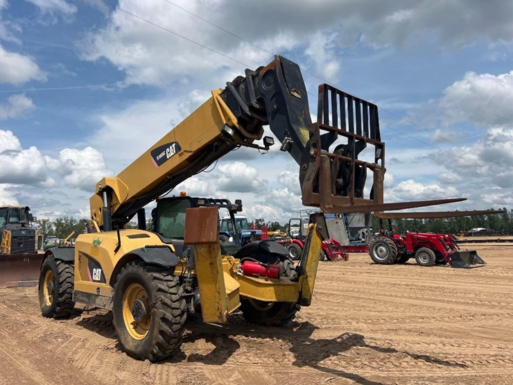 2015-caterpillar-tl1055c-image-6