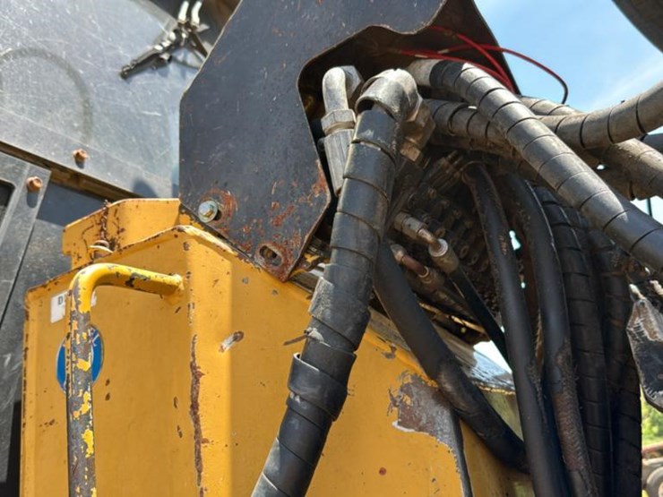 2008-caterpillar-574-image-46